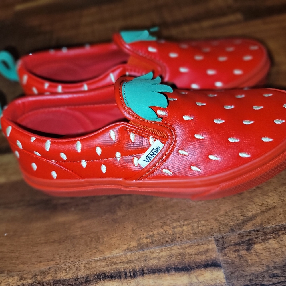 Vans Kids size 3 Strawberry shoes